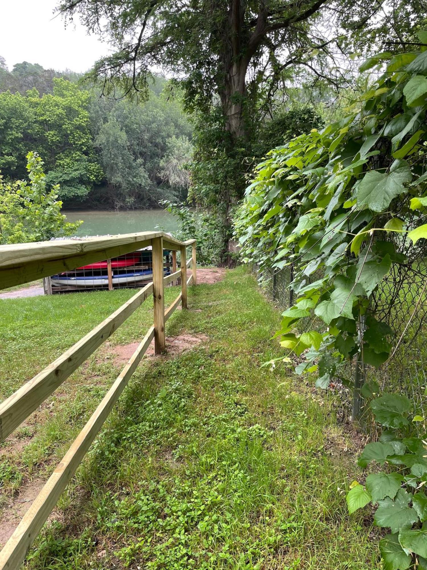 Rv Located On Private Property, Providing Access To The Guadalupe River, Accommodates Up To 5 Guests New Braunfels Exteriér fotografie