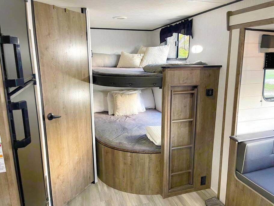 Rv Located On Private Property, Providing Access To The Guadalupe River, Accommodates Up To 5 Guests New Braunfels Exteriér fotografie