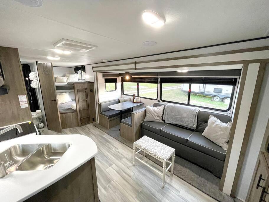 Rv Located On Private Property, Providing Access To The Guadalupe River, Accommodates Up To 5 Guests New Braunfels Exteriér fotografie